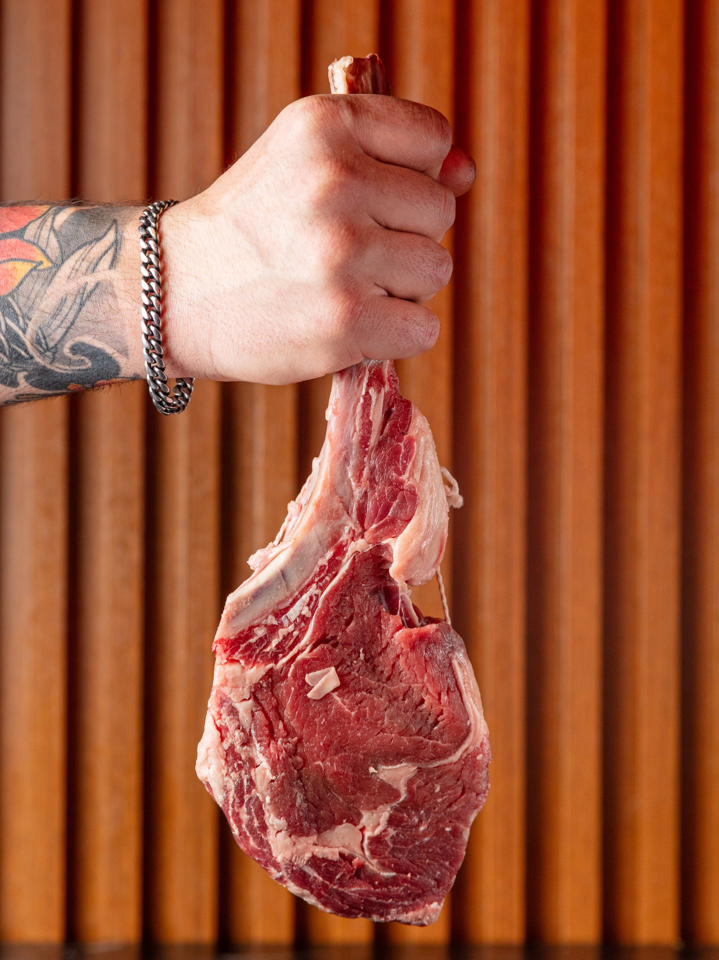 Tomahawk vs Ribeye — Qual a Diferença e Qual Devo Pedir?